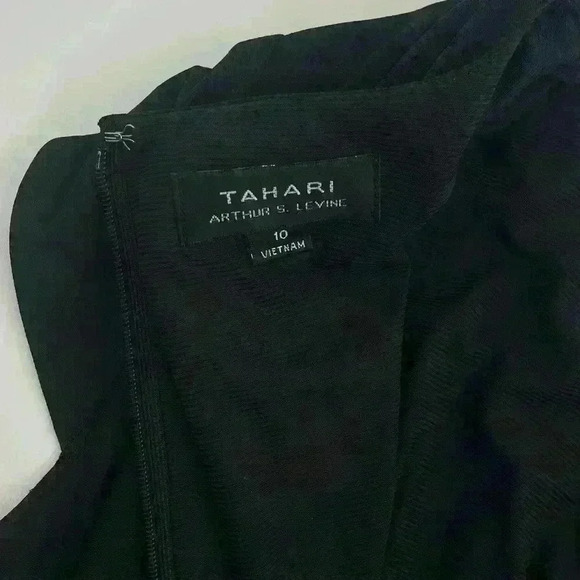 Tahari Arthur Levine Size 10 Cap Sleeve Keyhole Neck Pleated Sheath Dress Black - Picture 7 of 11